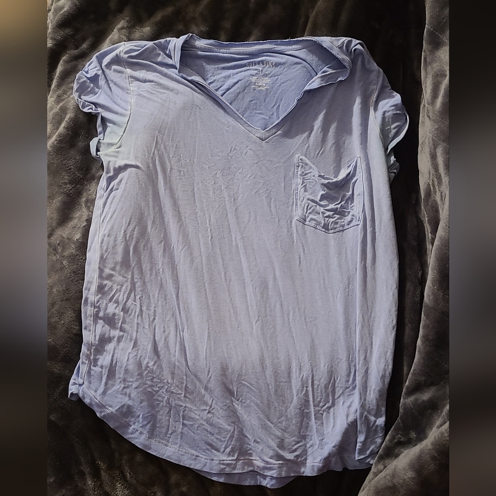 Womens American Eagle shirt, size large. - Picture 2 of 3